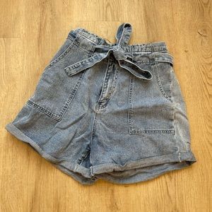 William B Blue Jean Shorts Size Large